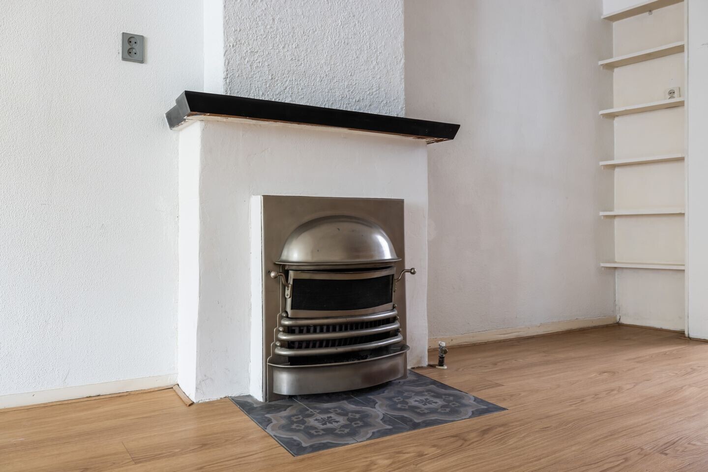 Tussenwoning te koop: Van Der Mondestraat 1, Utrecht