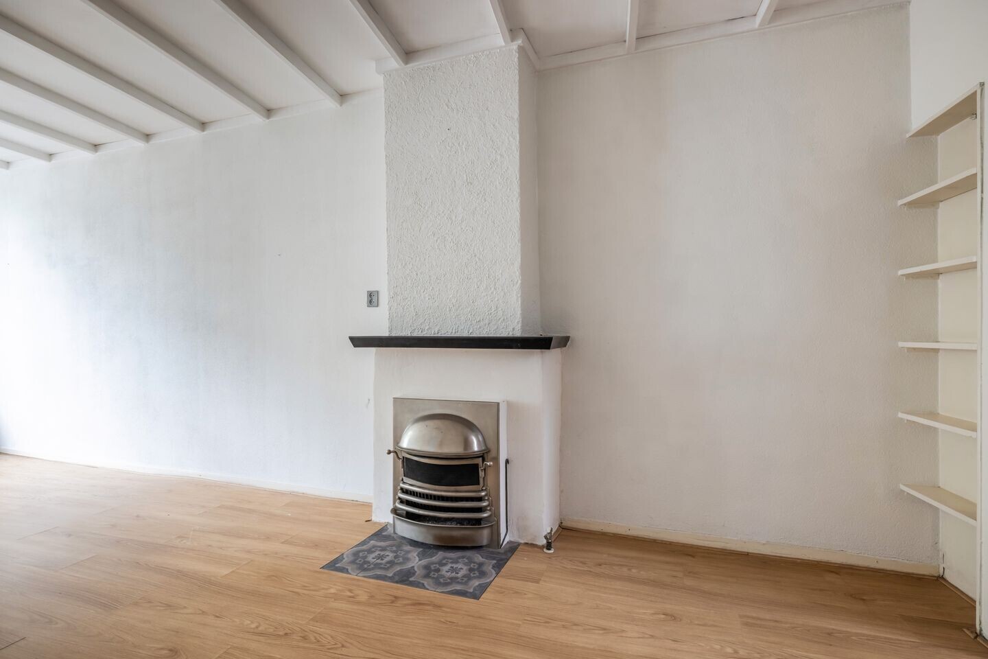 Tussenwoning te koop: Van Der Mondestraat 1, Utrecht