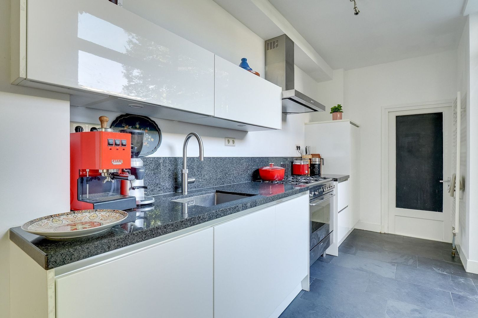 Tussenwoning te koop: Jekerstraat 40, Utrecht