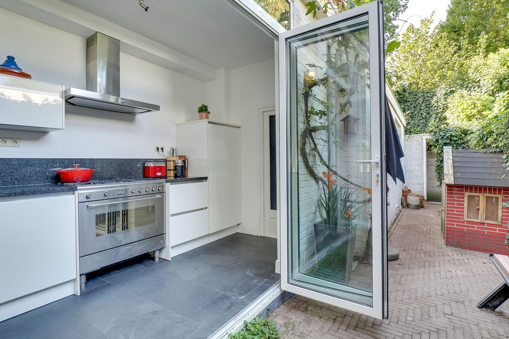 Tussenwoning te koop: Jekerstraat 40, Utrecht