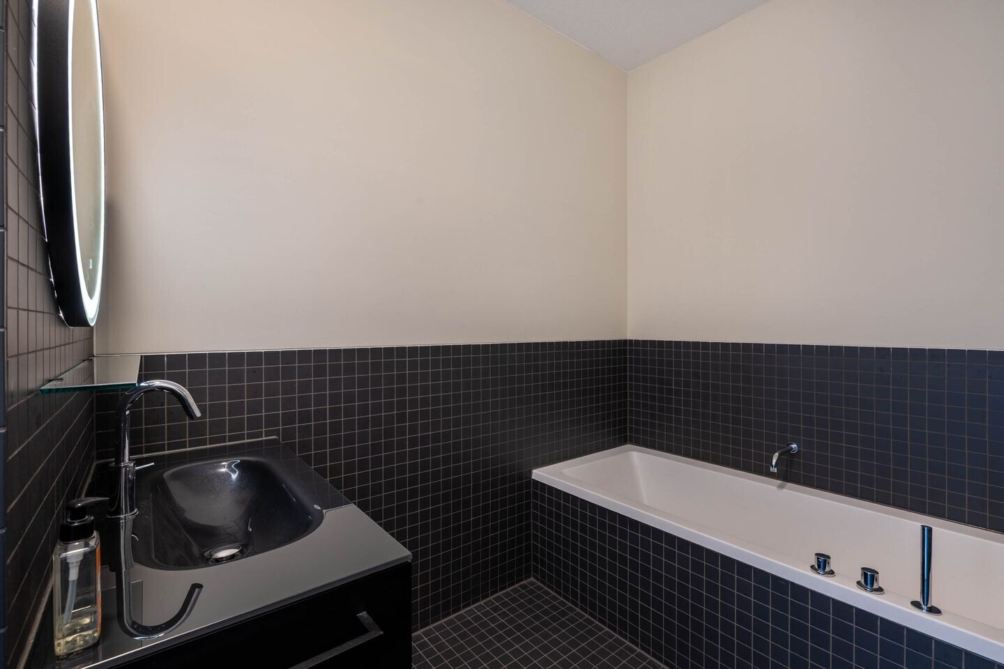 Appartement te koop: Hoola van Nootenstraat 380, Utrecht