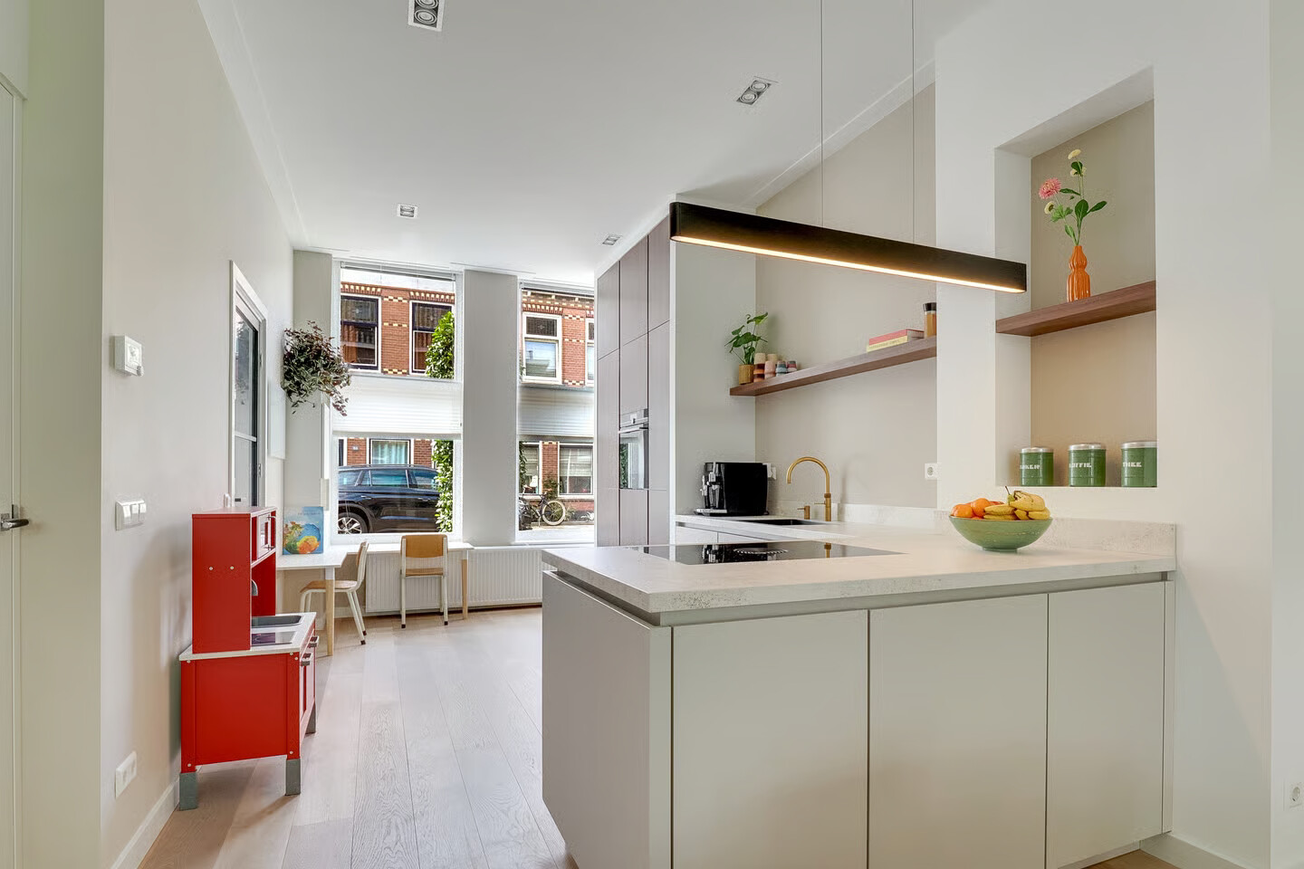 Tussenwoning te koop: Amaliastraat 83, Utrecht