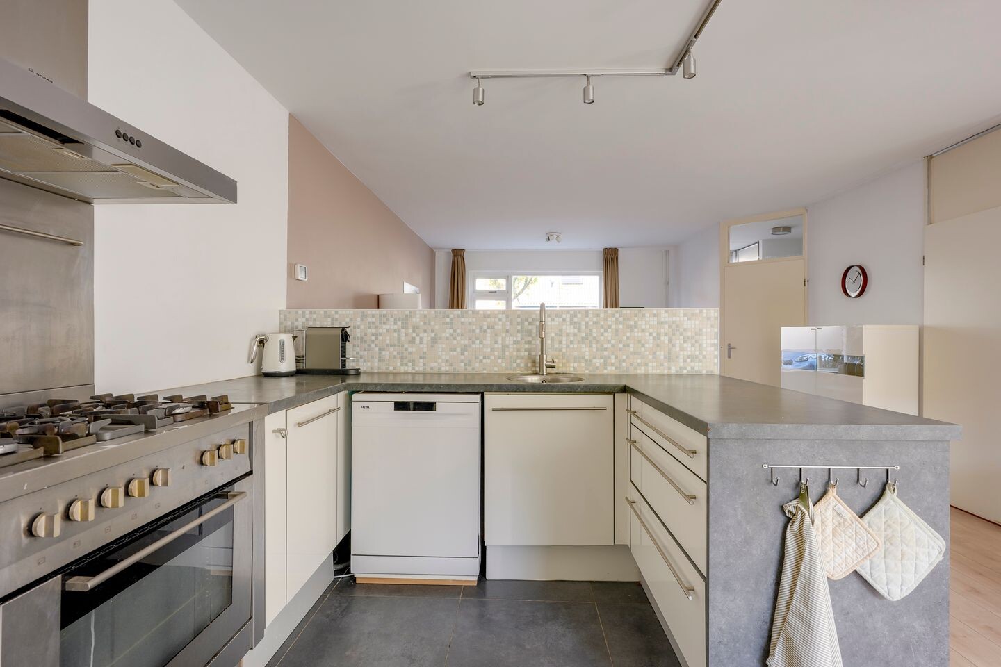 Tussenwoning te koop: Schipbeekstraat 20, Utrecht