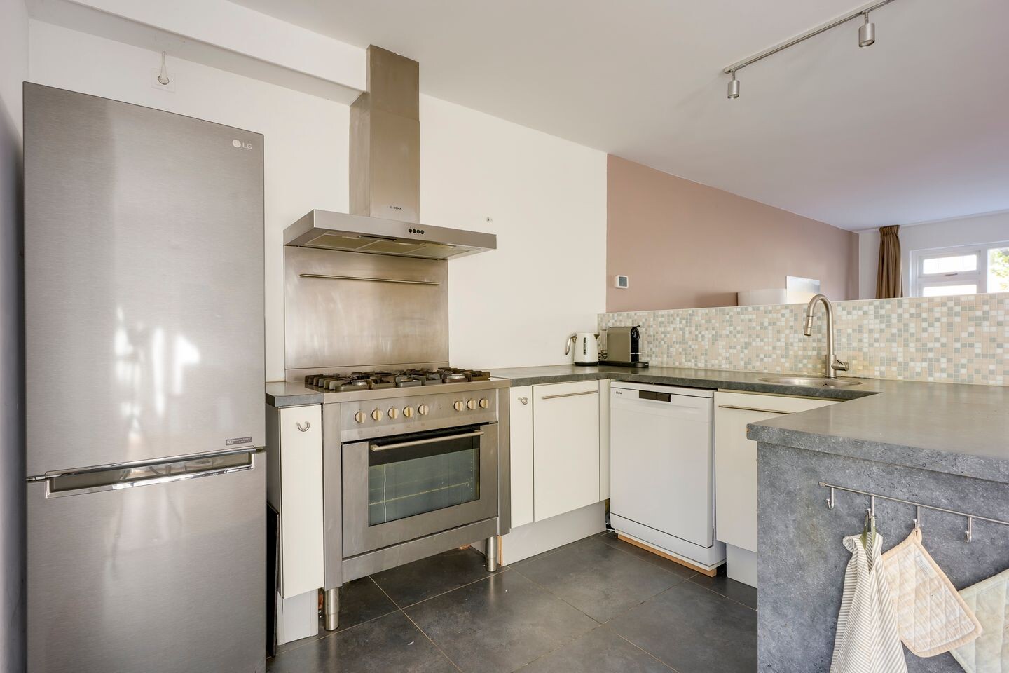 Tussenwoning te koop: Schipbeekstraat 20, Utrecht
