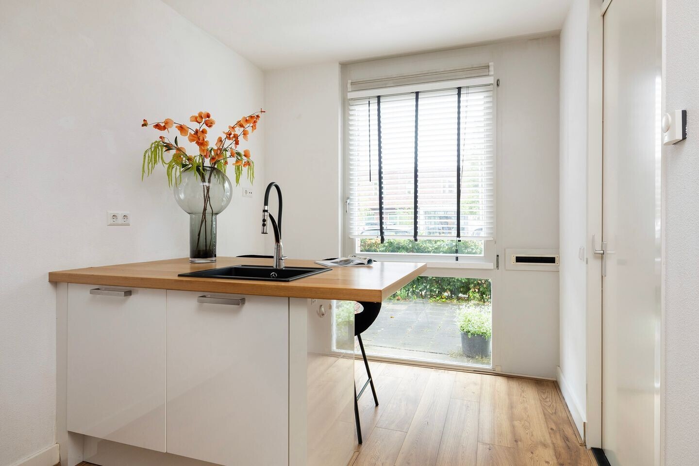 Tussenwoning te koop: Rijnhuizenlaan 19, Utrecht