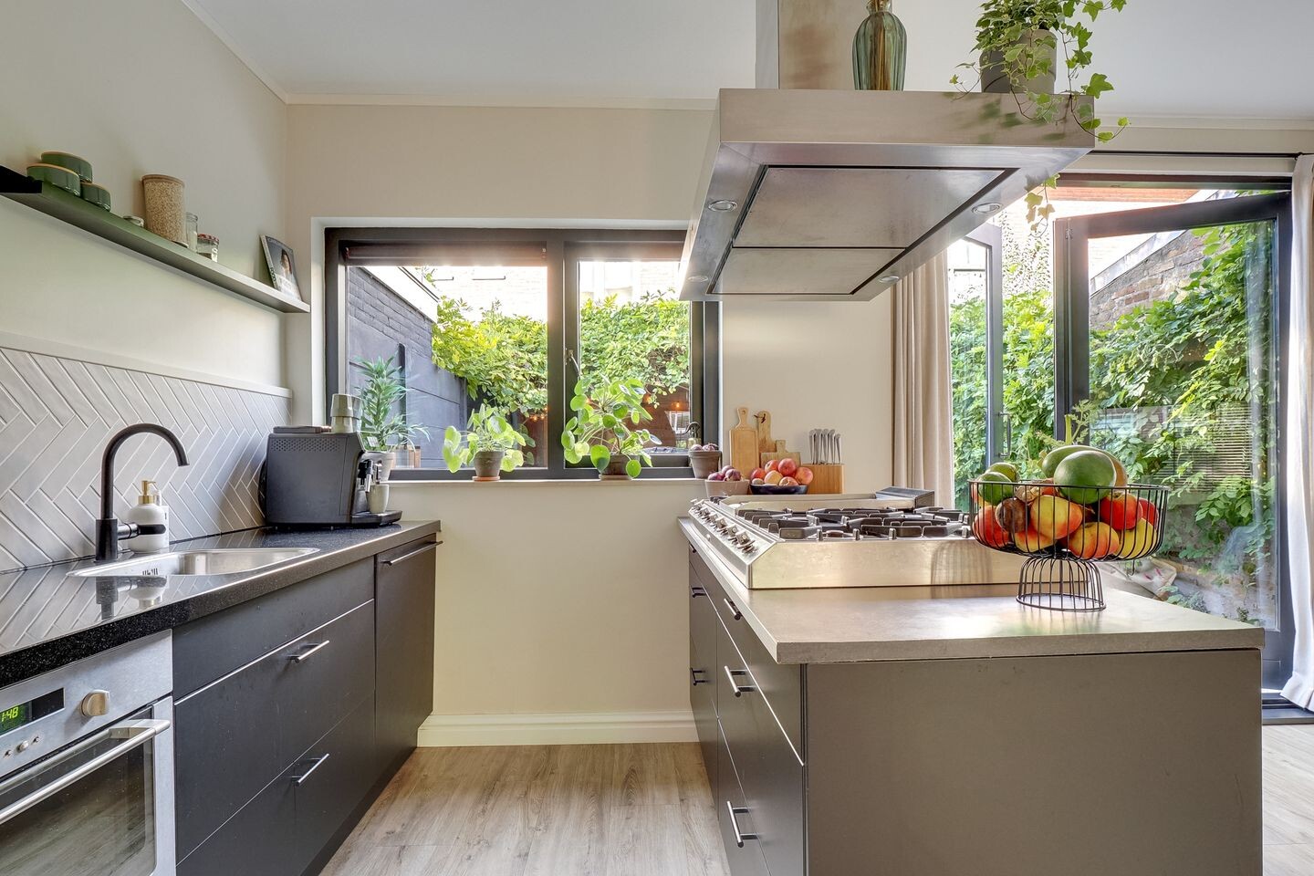 Tussenwoning te koop: Hoogravenseweg 119, Utrecht