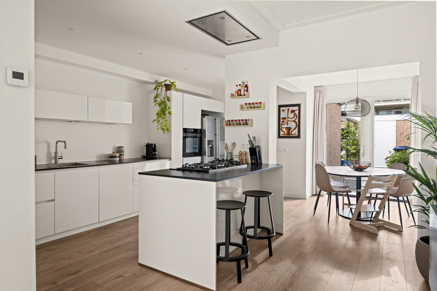 Tussenwoning te koop: Hoogravenseweg 135, Utrecht