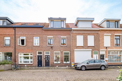 Hoogravense. 76