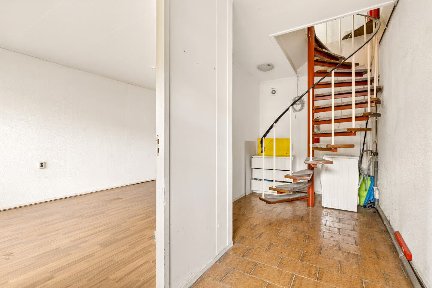 Tussenwoning te koop: Julianaweg 414, Utrecht