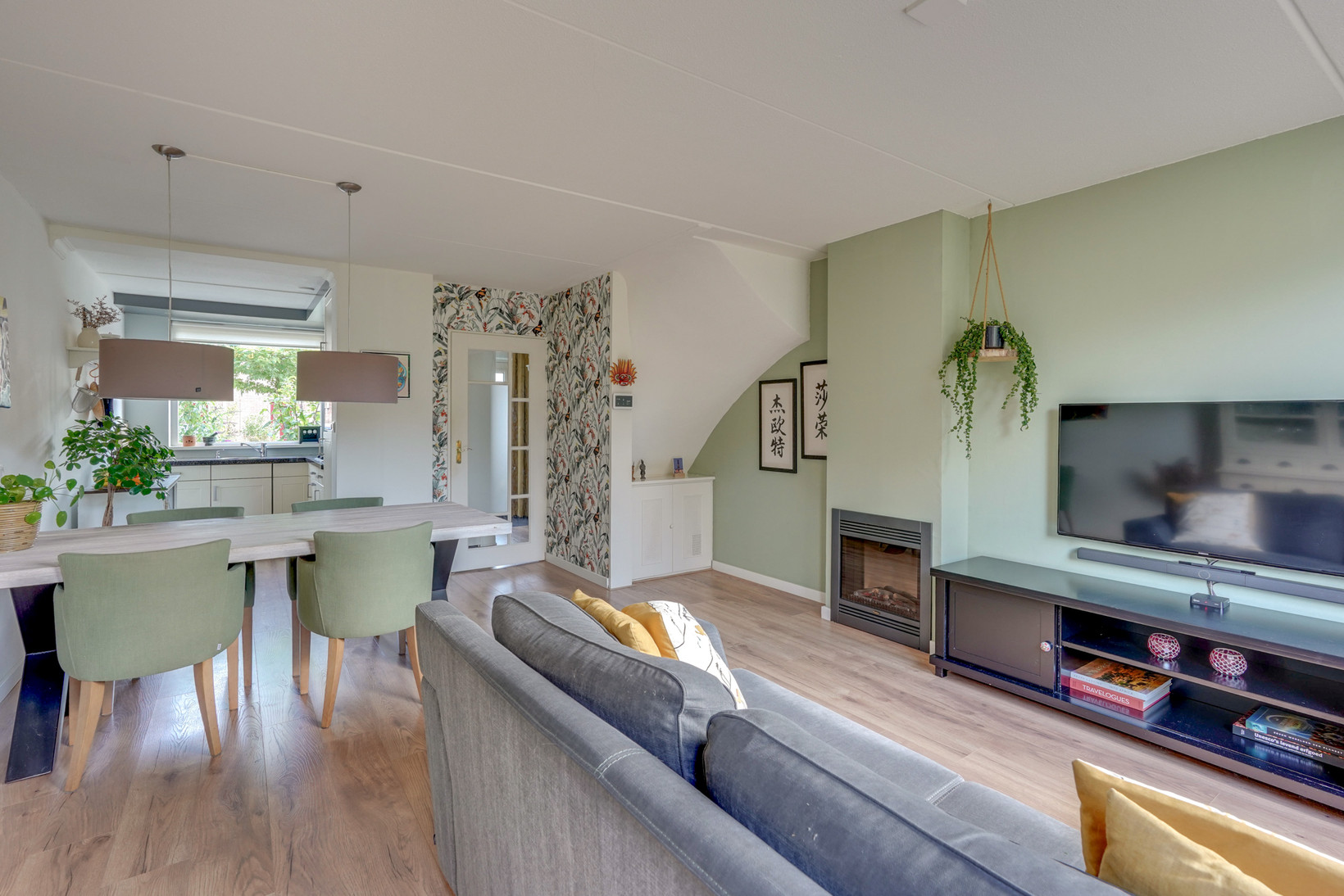 Tussenwoning te koop: Filipijnen 105, Utrecht