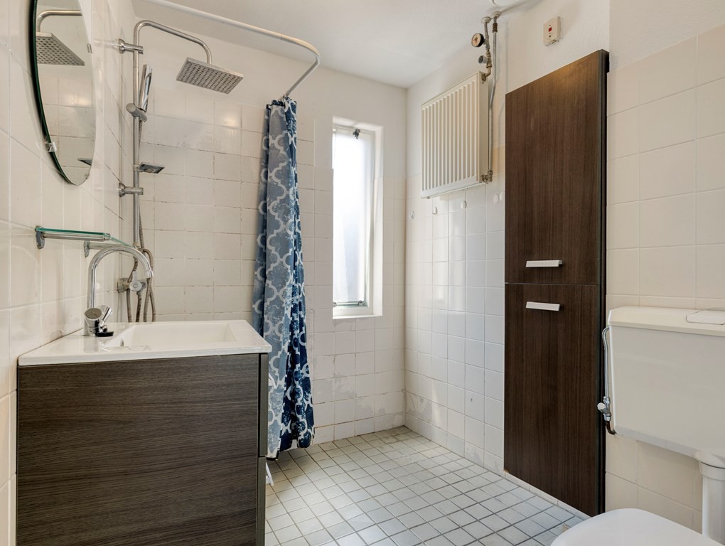 Tussenwoning te koop: Amerongseberg 33, Utrecht