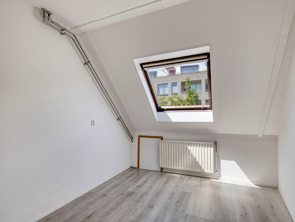 Tussenwoning te koop: Amerongseberg 33, Utrecht