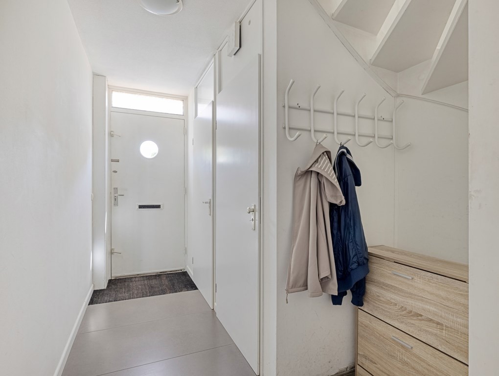 Tussenwoning te koop: Amerongseberg 33, Utrecht