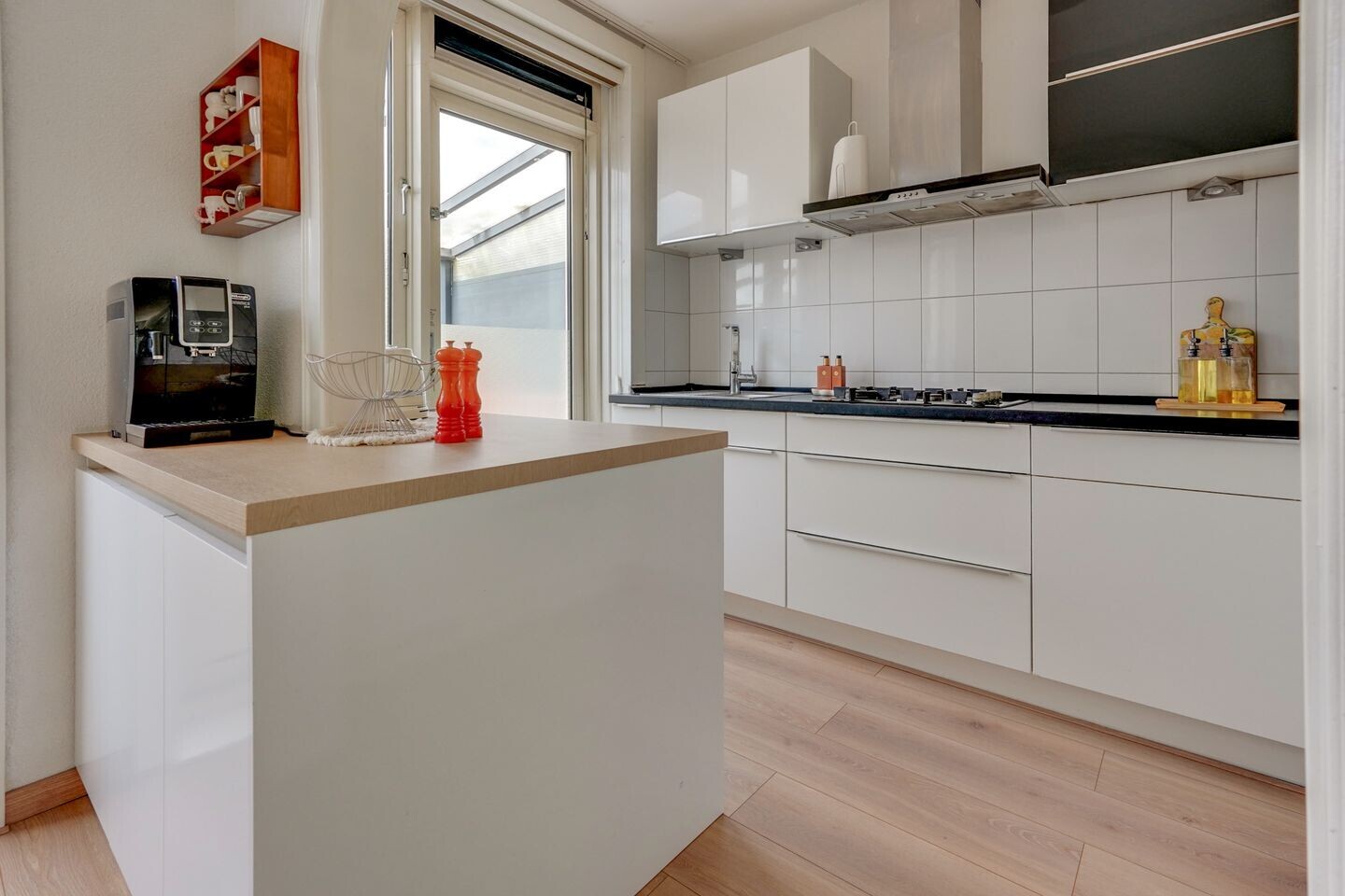 Tussenwoning te koop: Musketierlaan 9, Utrecht