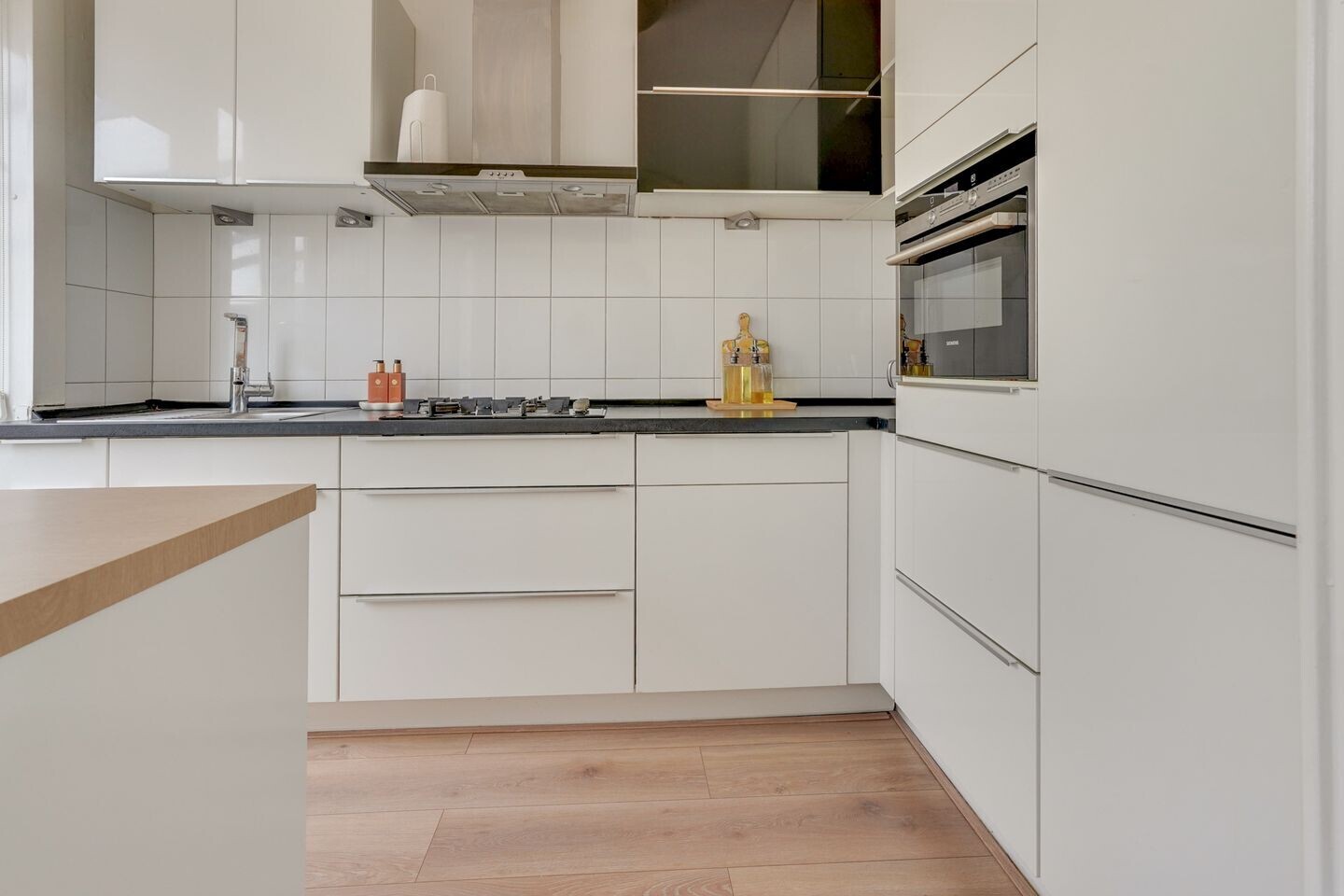 Tussenwoning te koop: Musketierlaan 9, Utrecht
