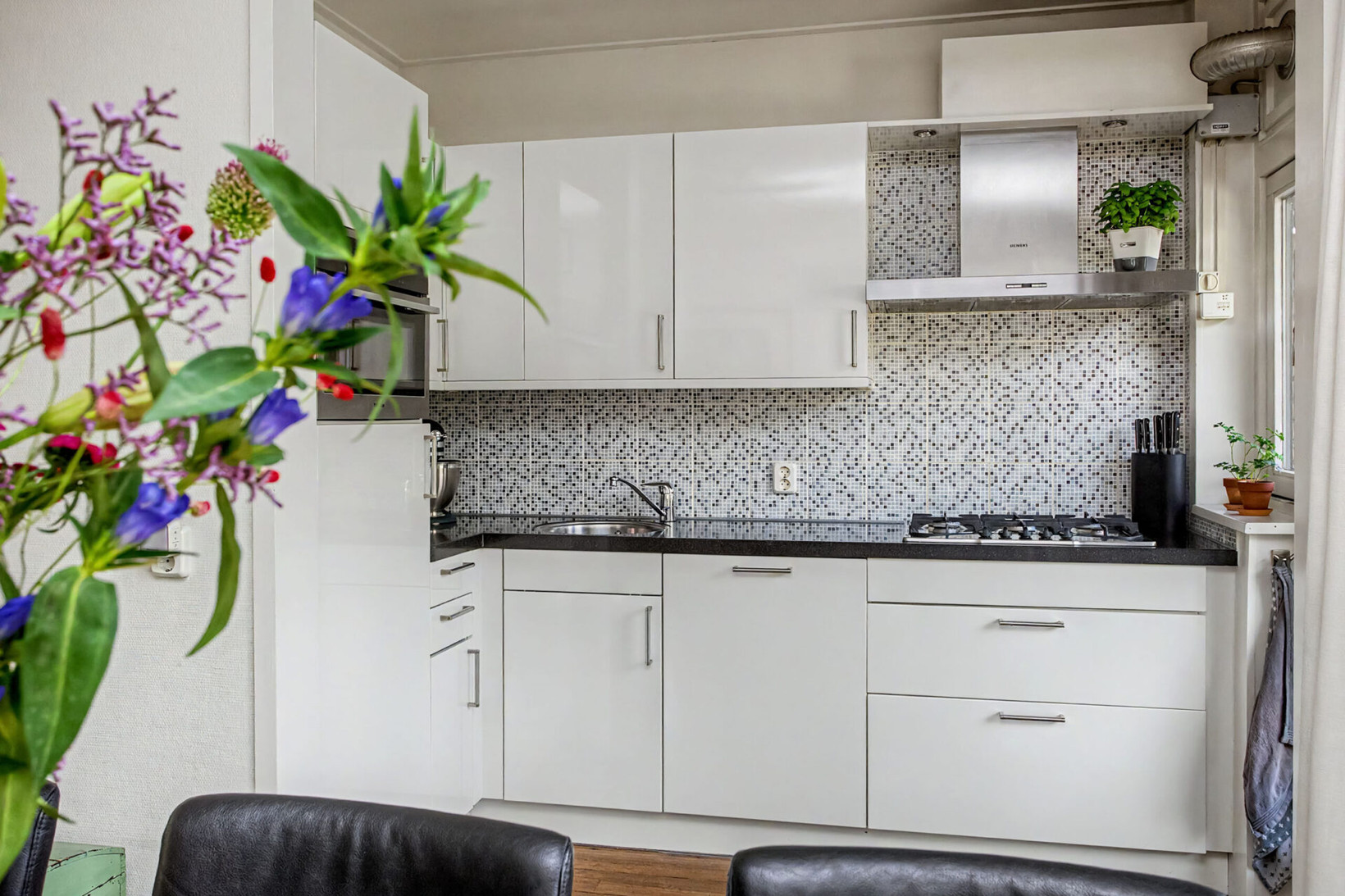 Tussenwoning te koop: Hooft Graaflandstraat 67, Utrecht