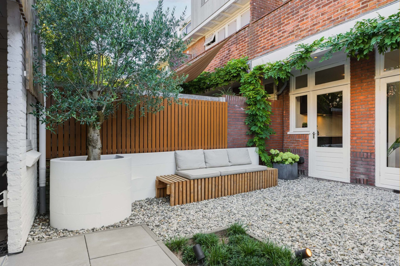 Tussenwoning te koop: Hooft Graaflandstraat 69, Utrecht
