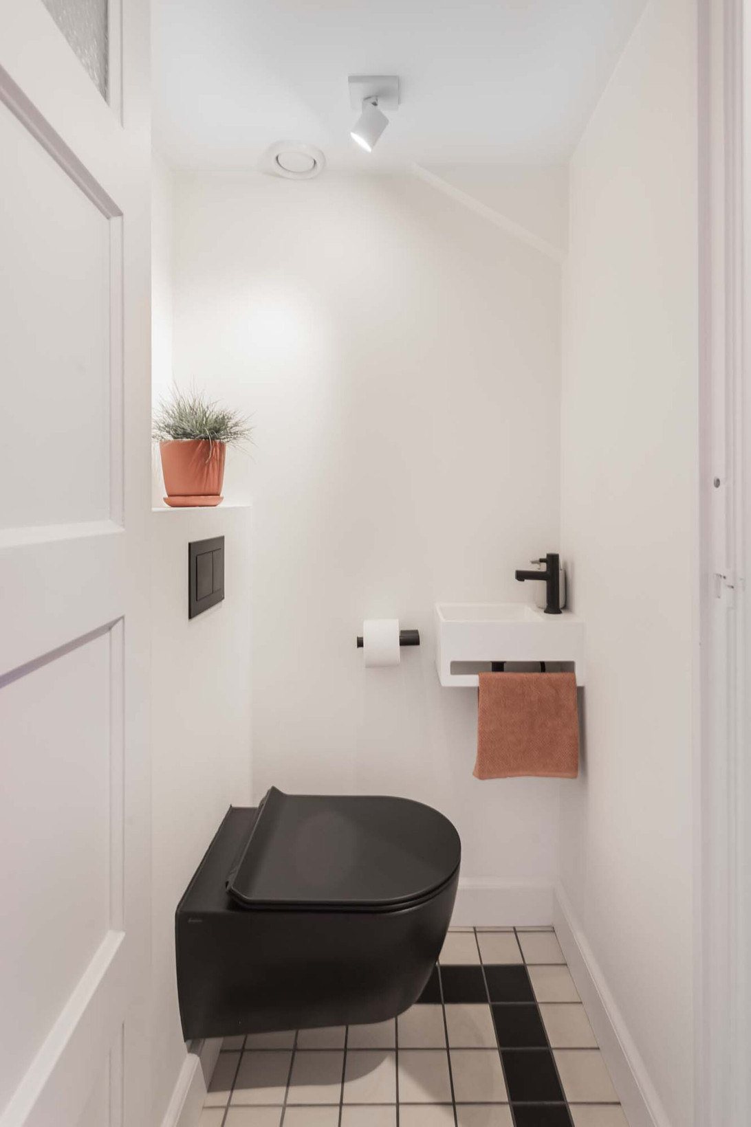 Tussenwoning te koop: Hooft Graaflandstraat 69, Utrecht