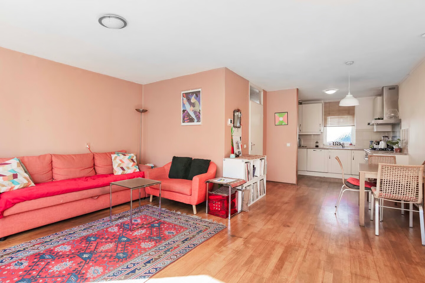 Tussenwoning te koop: Bertha von Suttnerlaan 13, Utrecht