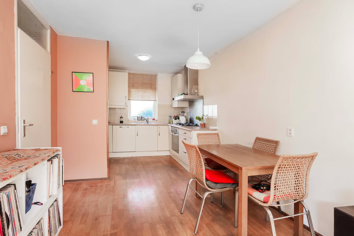 Tussenwoning te koop: Bertha von Suttnerlaan 13, Utrecht