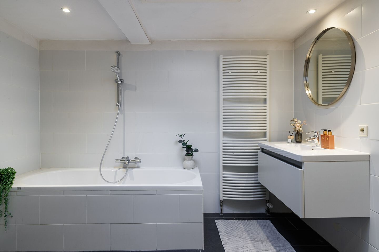 Hoekwoning te koop: Abel Tasmanstraat 70, Utrecht