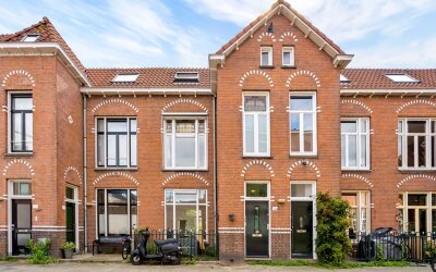 M.P. Lindostraat 37-A