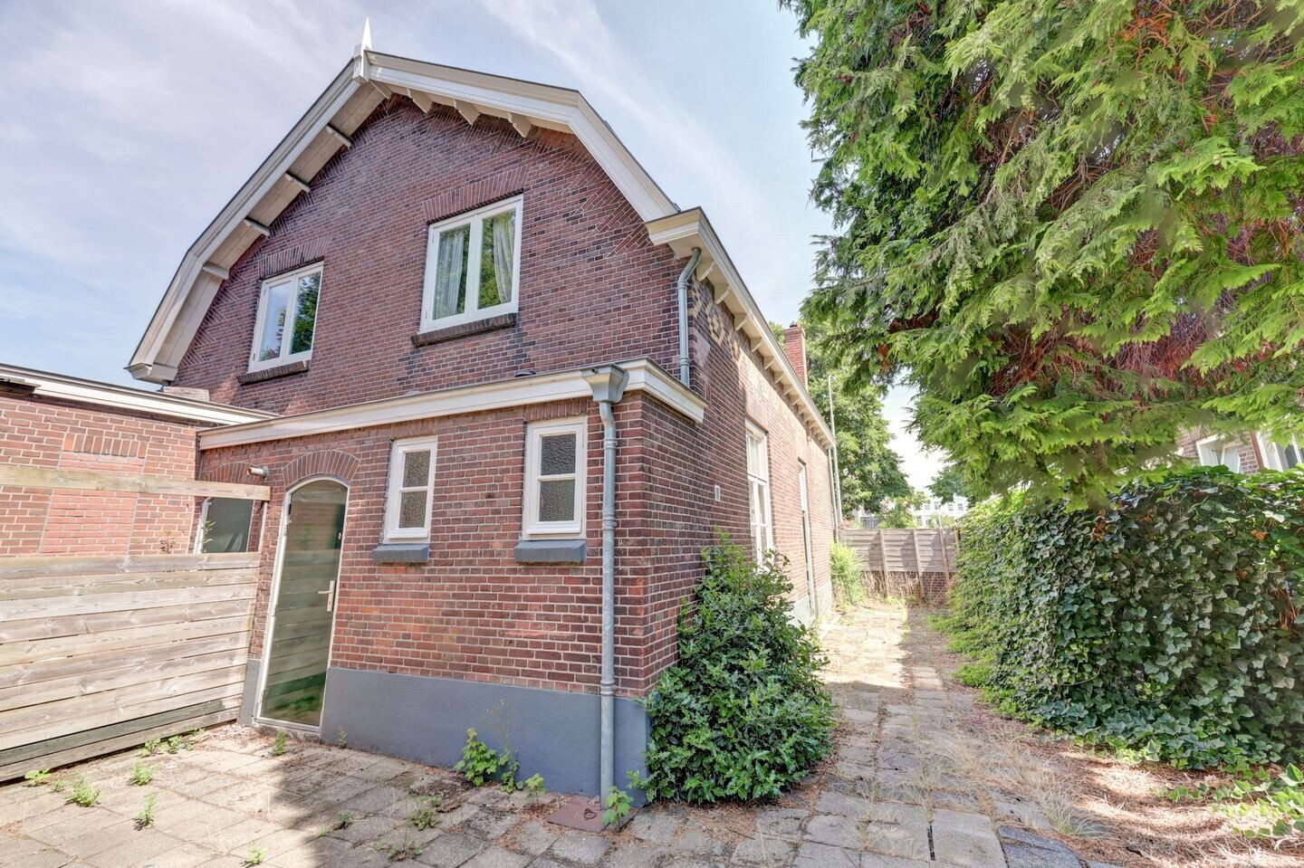 Twee-onder-één-kap te koop: Kanaalweg 81, Utrecht
