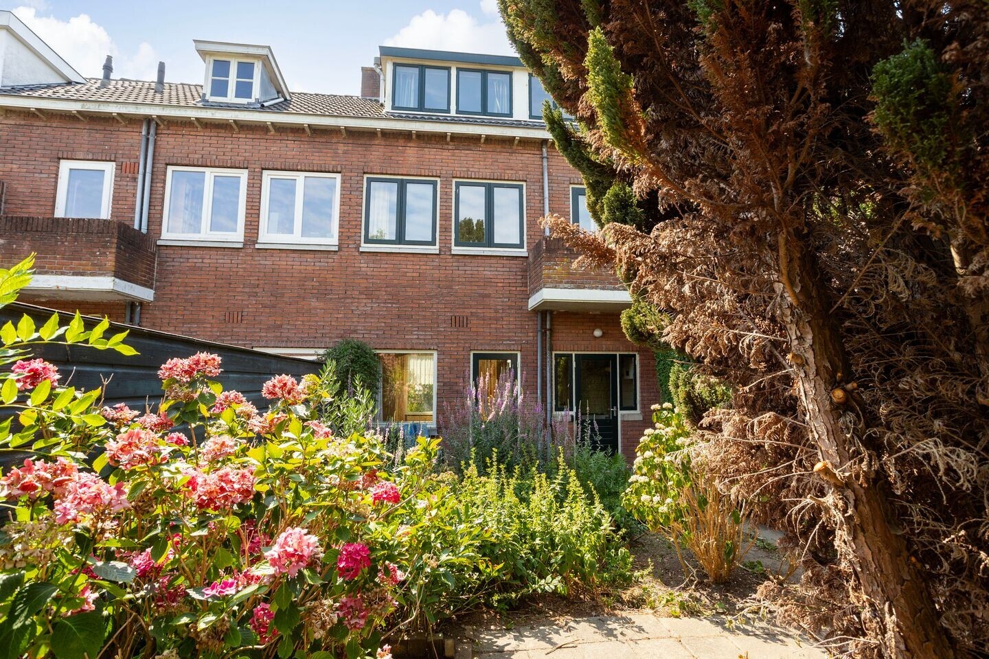 Tussenwoning te koop: Petristraat 11, Utrecht