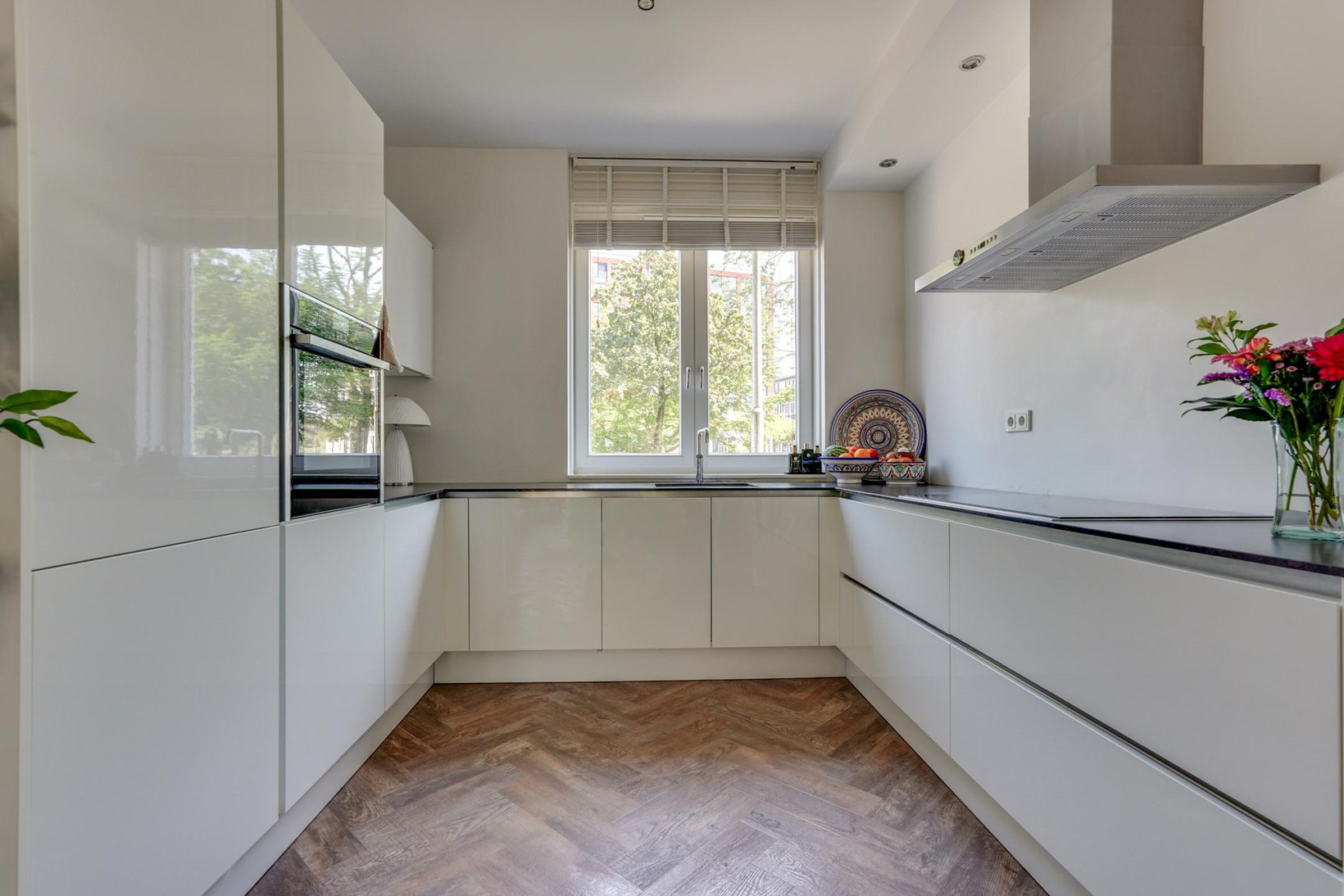 Tussenwoning te koop: Jan Wolkerssingel 143, Utrecht