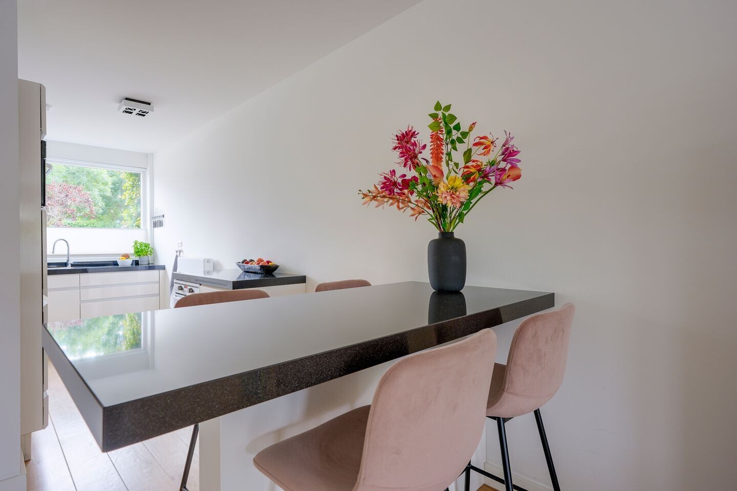 Tussenwoning te koop: Burt Bacharachstraat 56, Utrecht