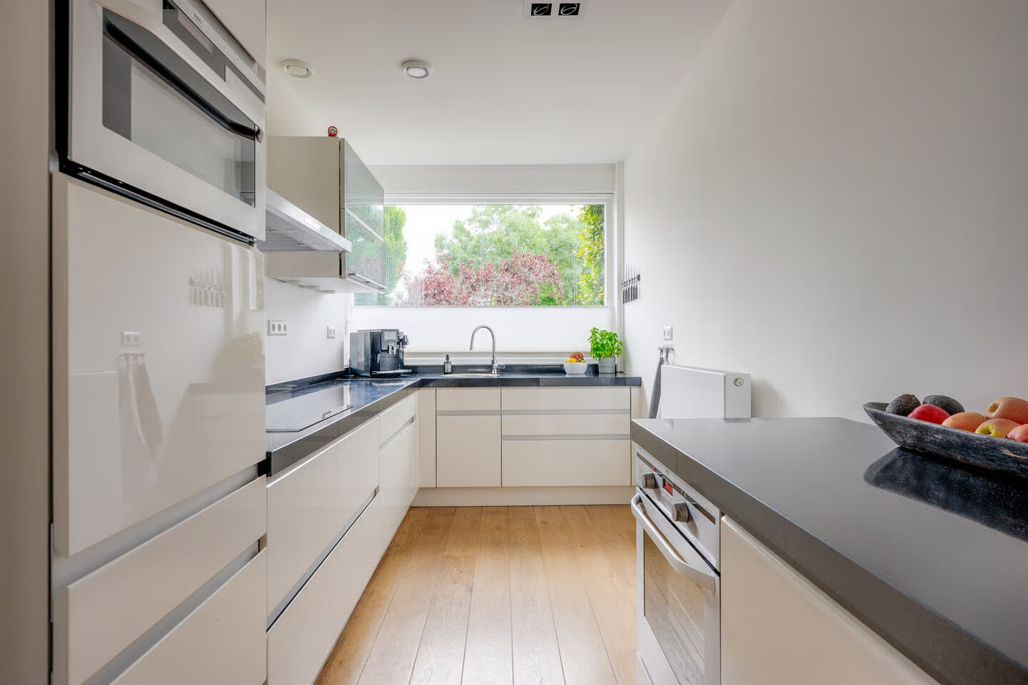 Tussenwoning te koop: Burt Bacharachstraat 56, Utrecht