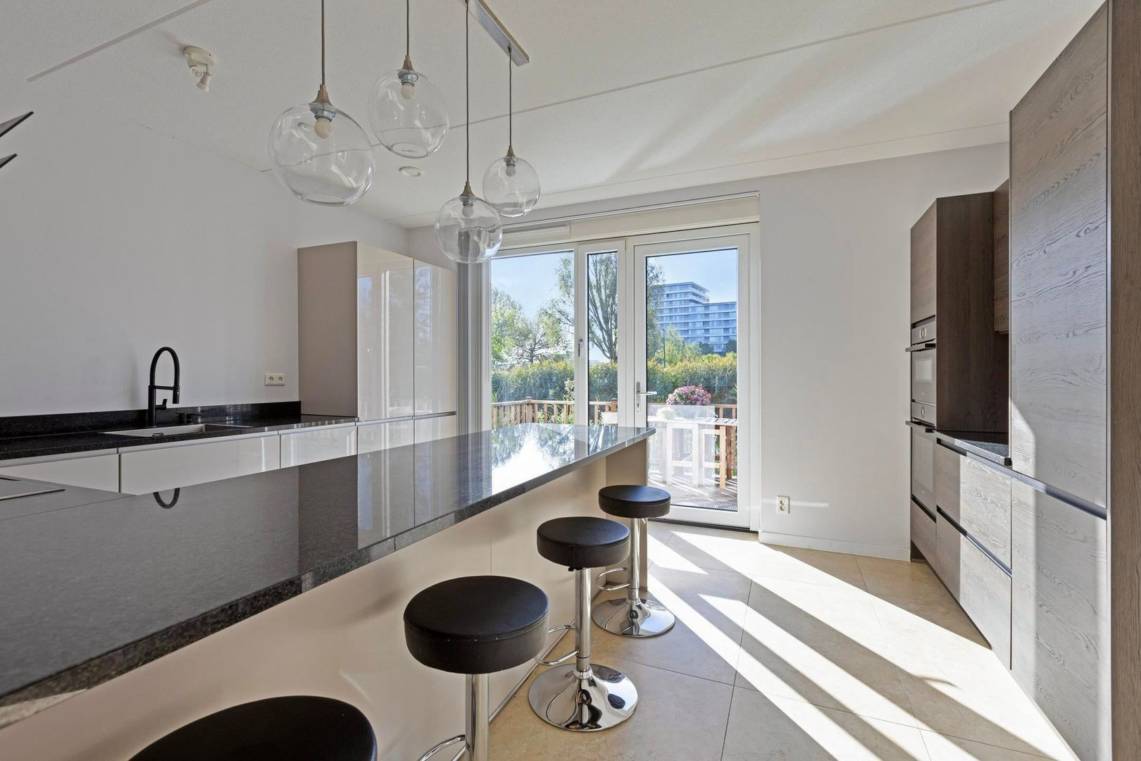 Hoekwoning te huur: Rudolf Kattnigghof 4, Utrecht