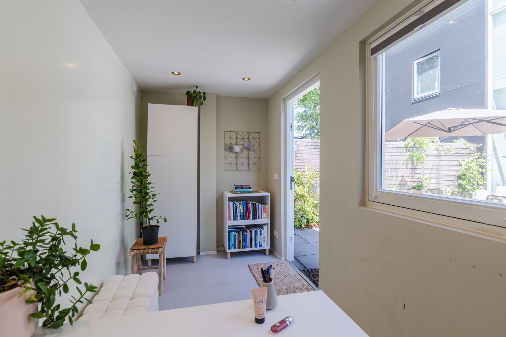 Tussenwoning te koop: Walter Kollolaan 212, Utrecht