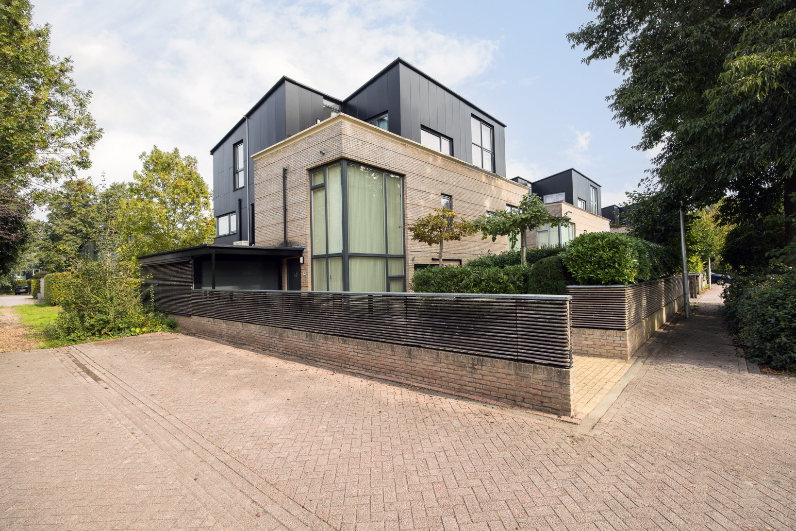 Hoekwoning te koop: Richard Heubergerhof 14, Utrecht