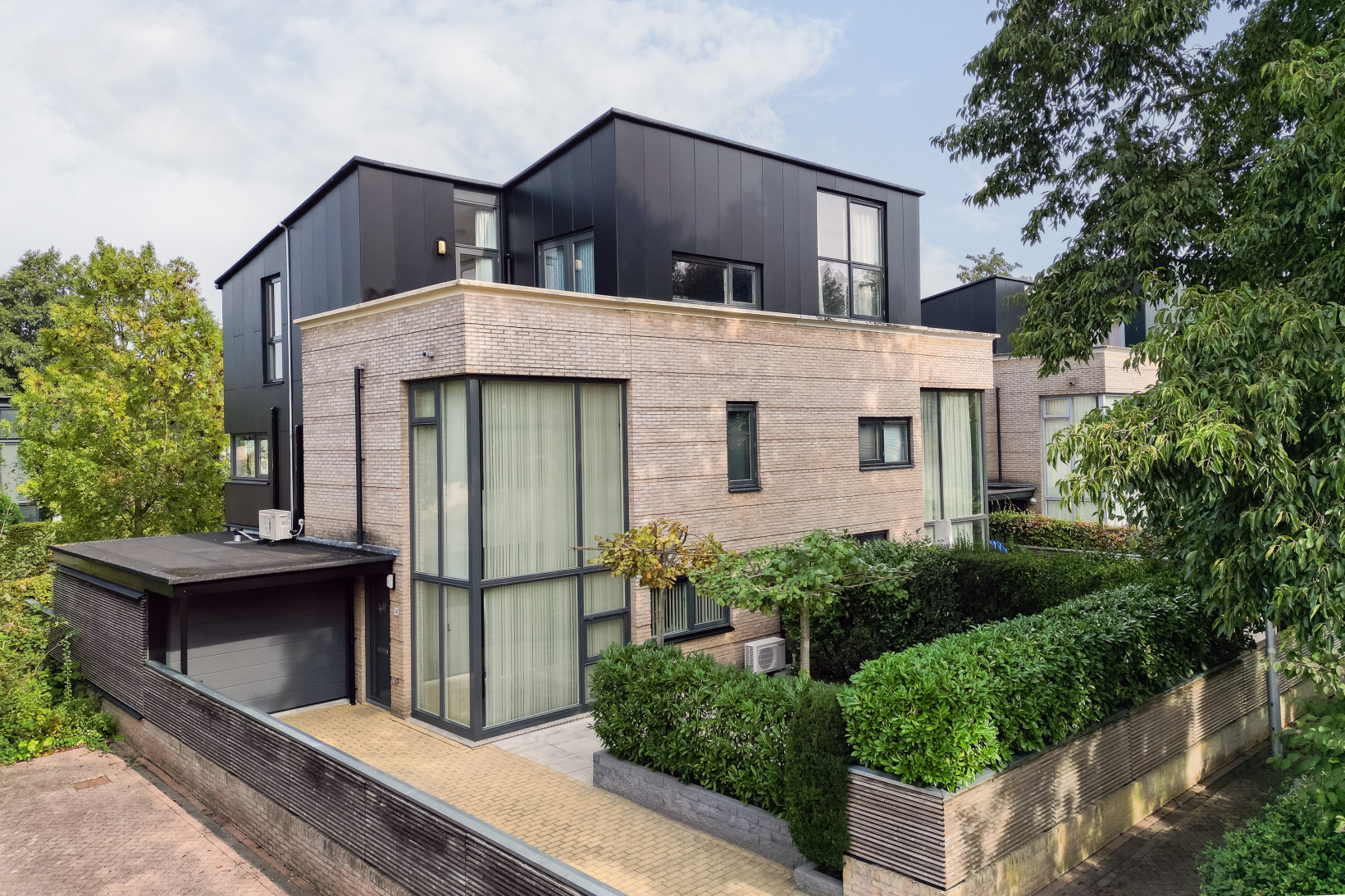 Hoekwoning te koop: Richard Heubergerhof 14, Utrecht
