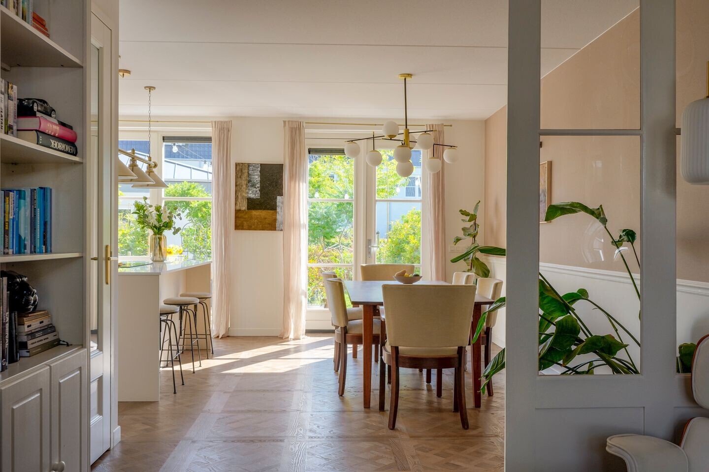 Tussenwoning te koop: Burgemeester Westralaan 14, Utrecht