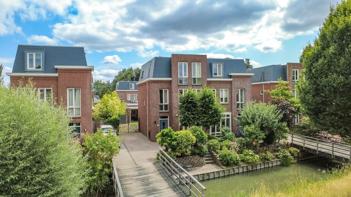 Twee-onder-één-kap te koop: Dudoksingel 102, Utrecht