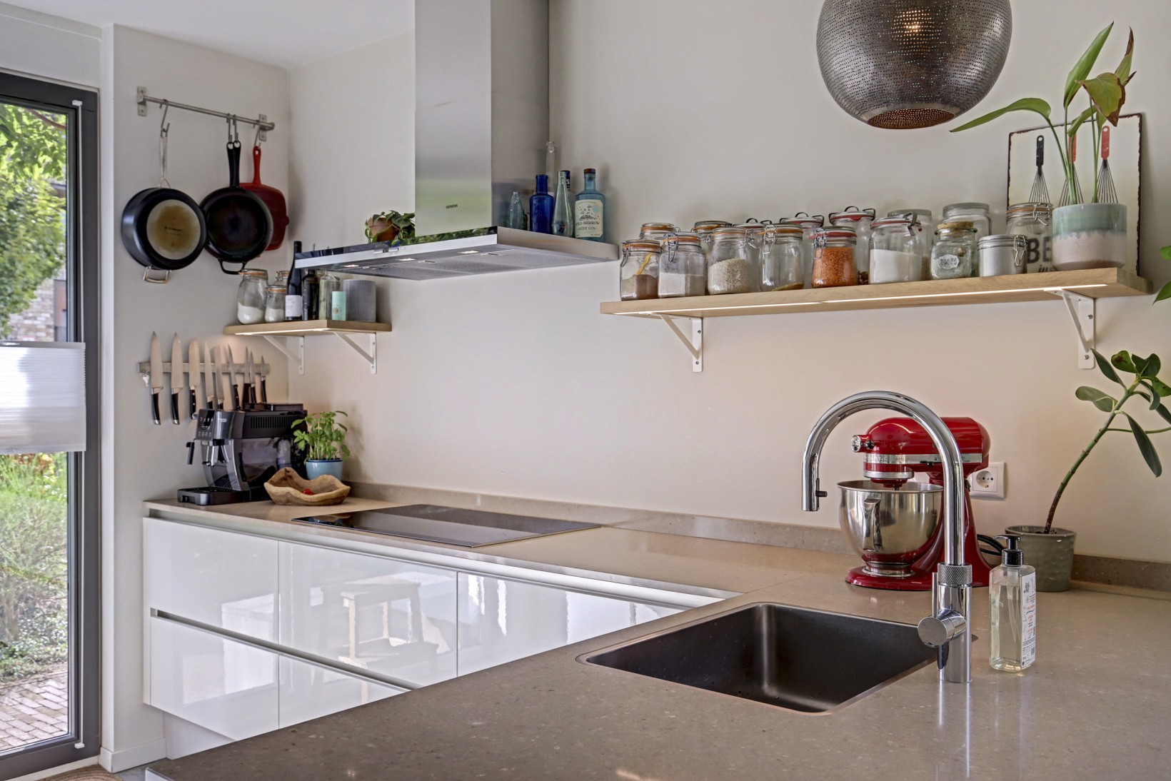 Twee-onder-één-kap te koop: Damraklaan 2, Utrecht