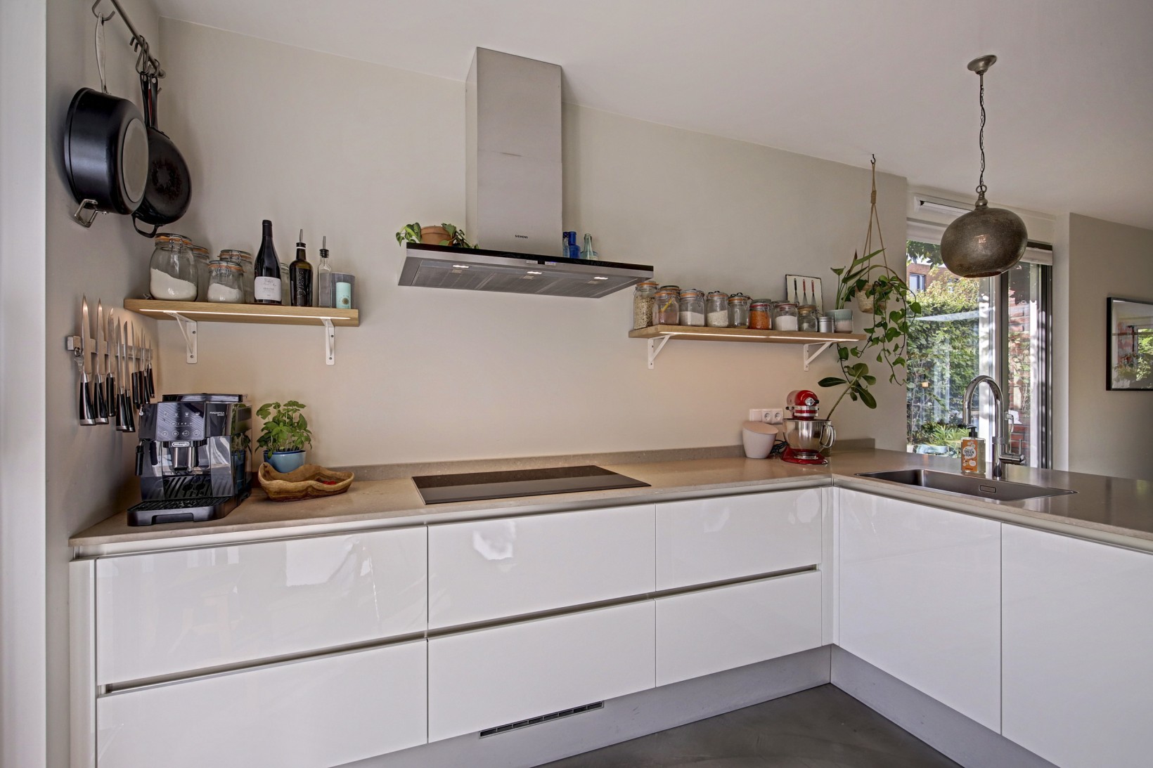 Twee-onder-één-kap te koop: Damraklaan 2, Utrecht