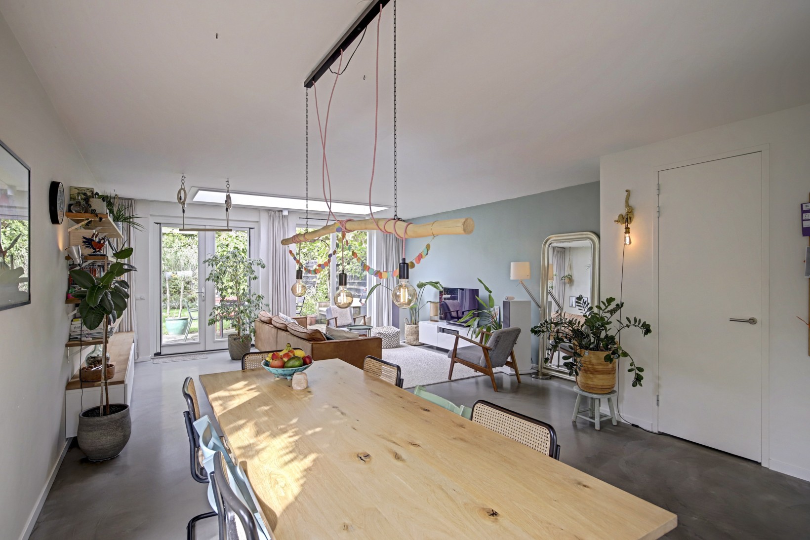 Twee-onder-één-kap te koop: Damraklaan 2, Utrecht
