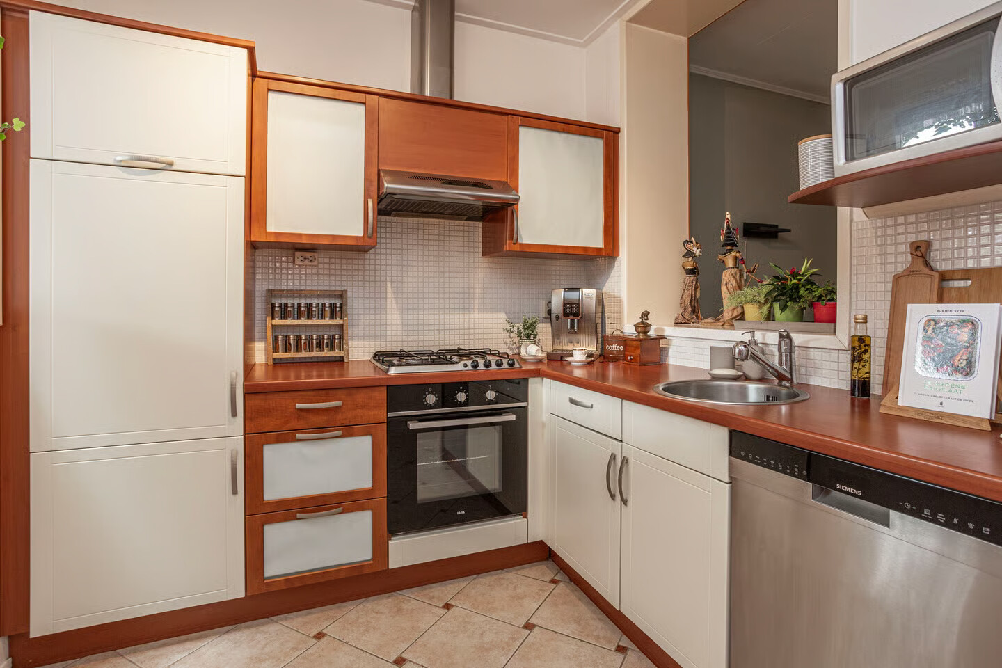 Tussenwoning te koop: Bremstraat 50, Utrecht