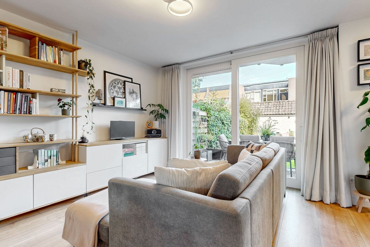 Appartement te koop: Burgemeester van Tuyllkade 19, Utrecht