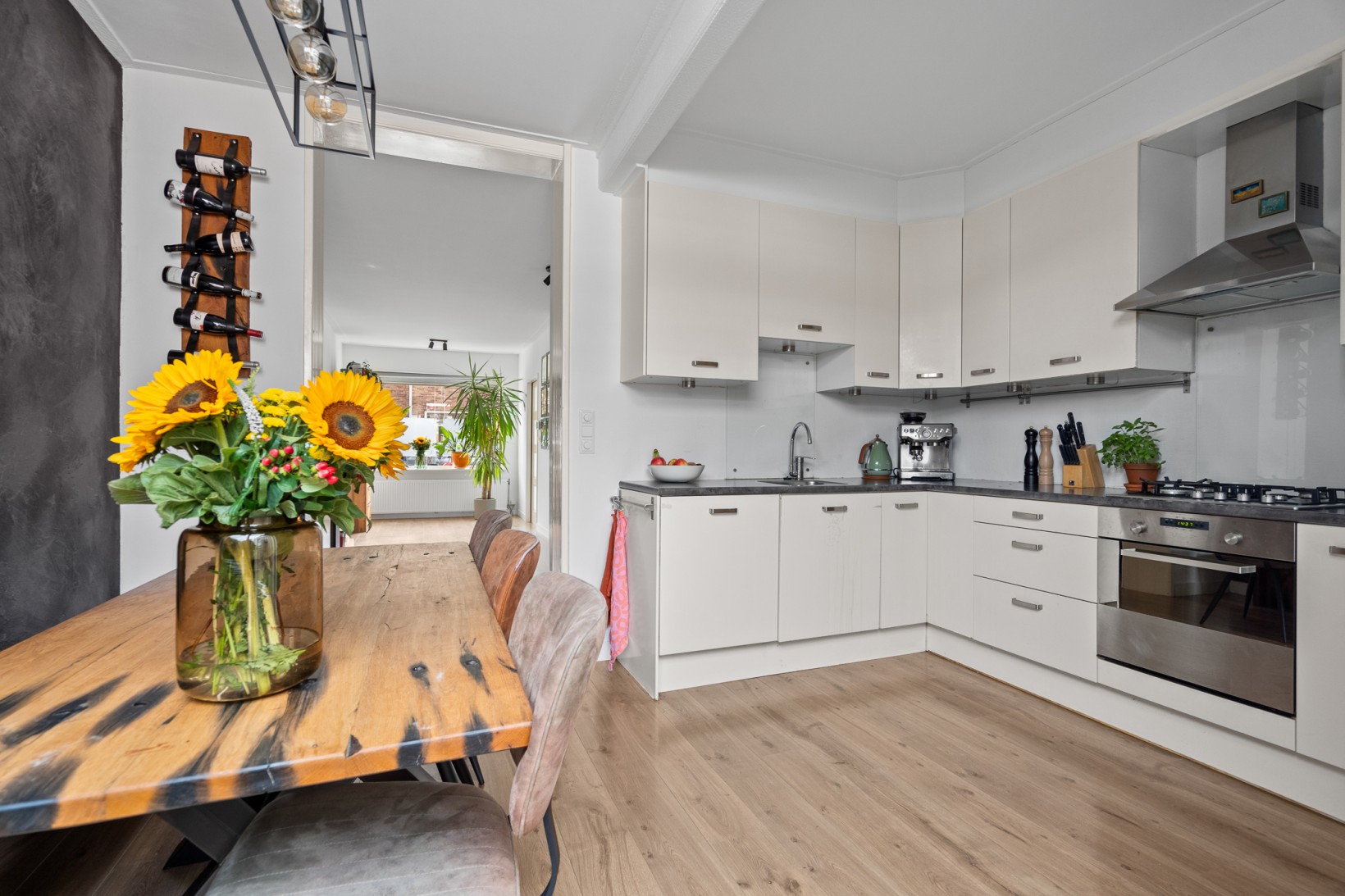 Tussenwoning te koop: St.-Winfridusstraat 4, Utrecht