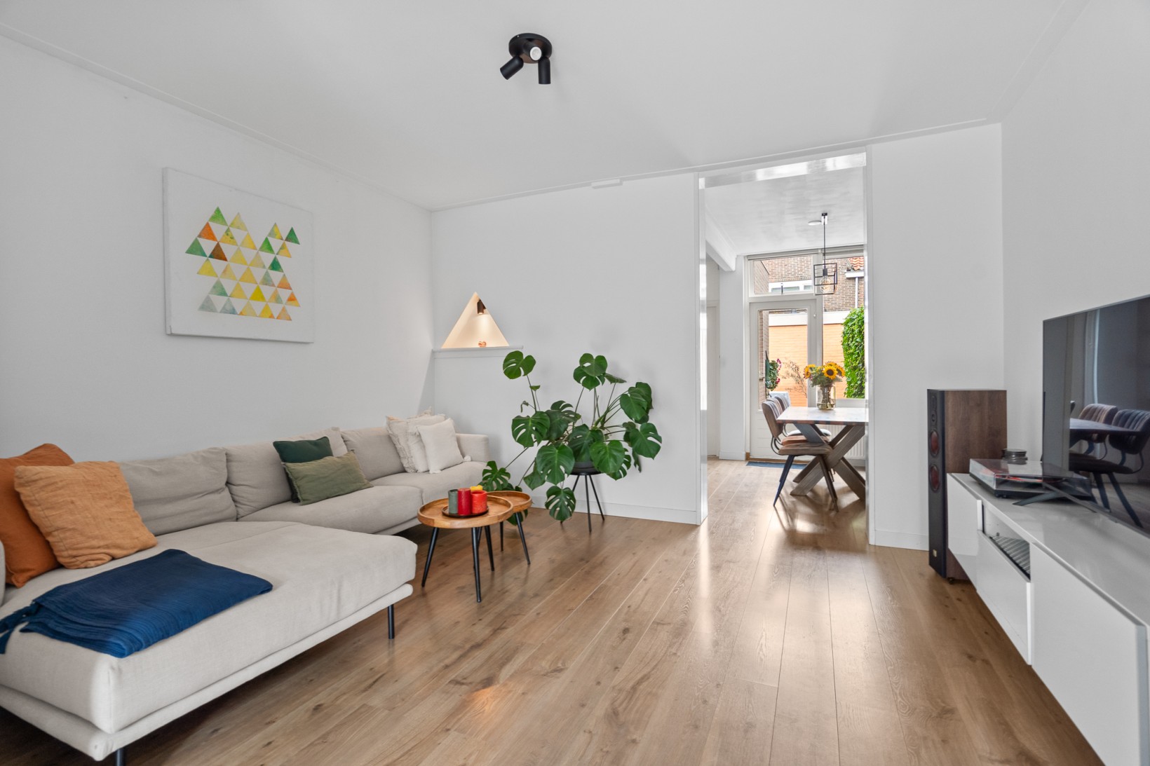 Tussenwoning te koop: St.-Winfridusstraat 4, Utrecht