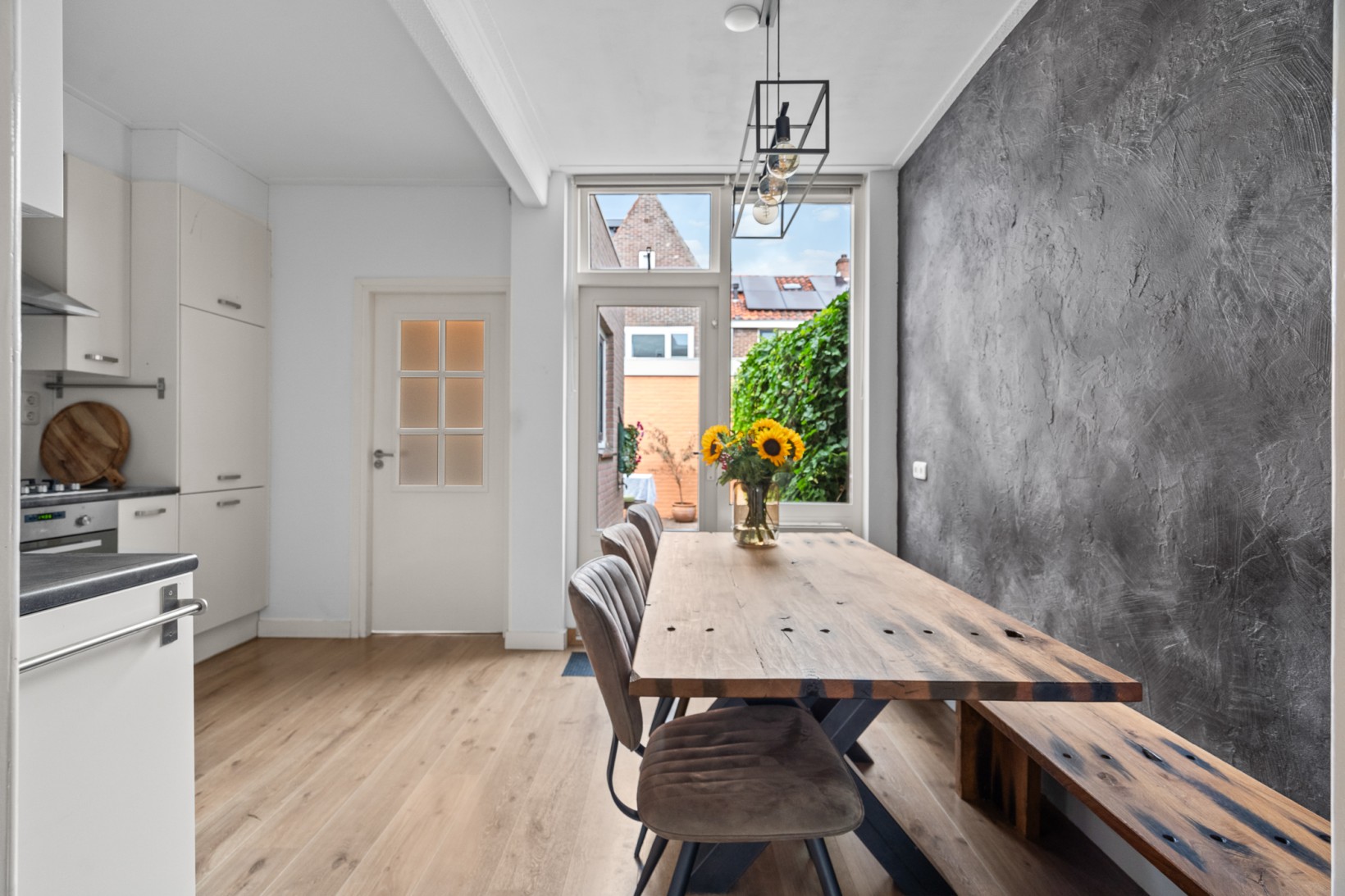 Tussenwoning te koop: St.-Winfridusstraat 4, Utrecht
