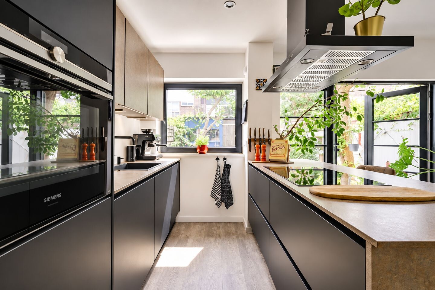 Tussenwoning te koop: Herman Modedstraat 25, Utrecht