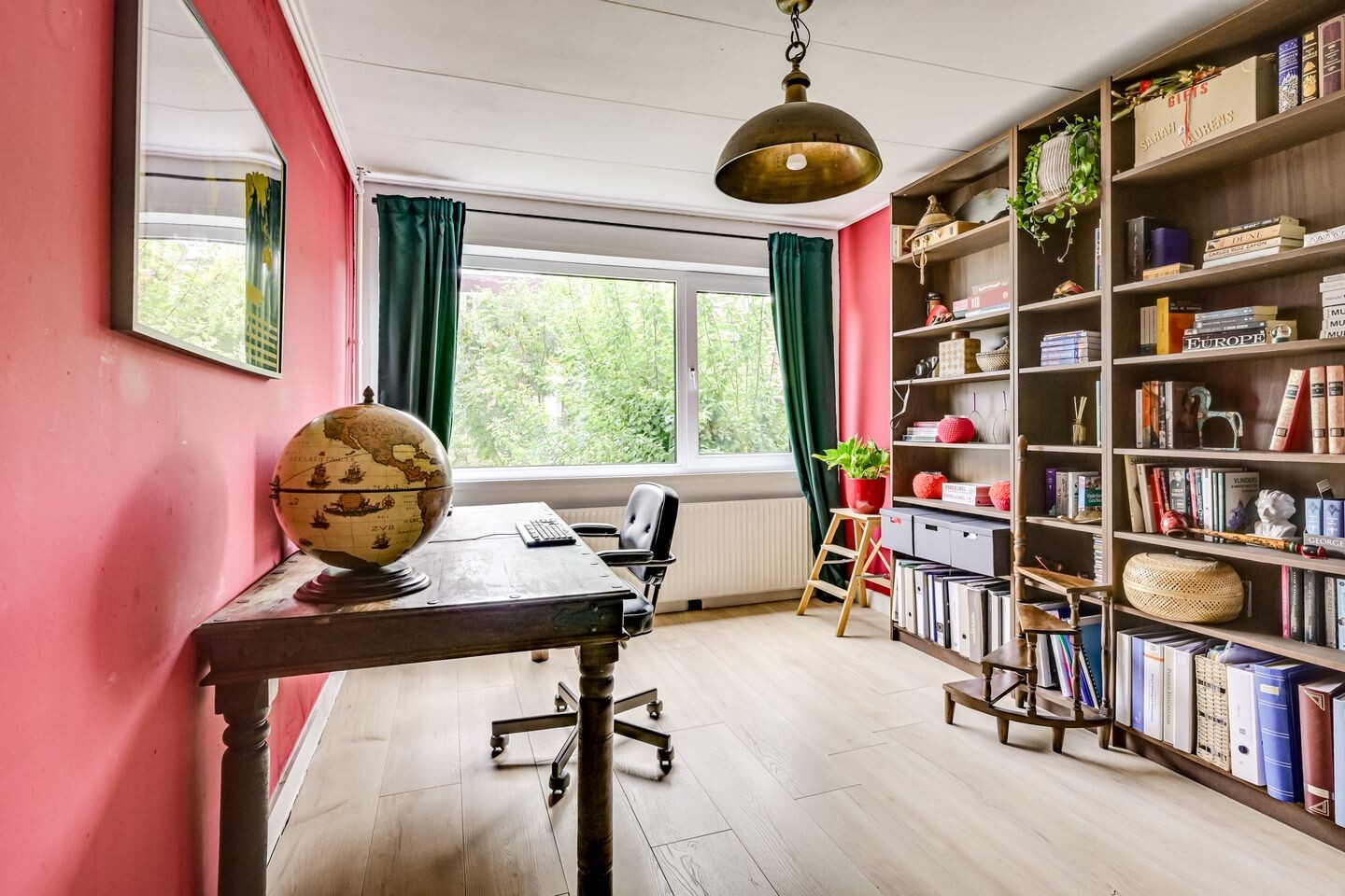 Tussenwoning te koop: Herman Modedstraat 25, Utrecht