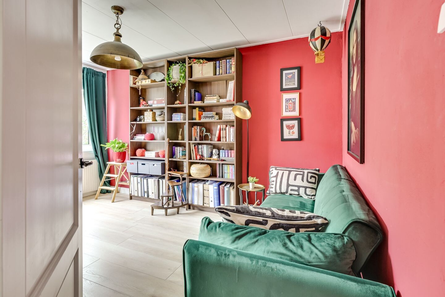 Tussenwoning te koop: Herman Modedstraat 25, Utrecht