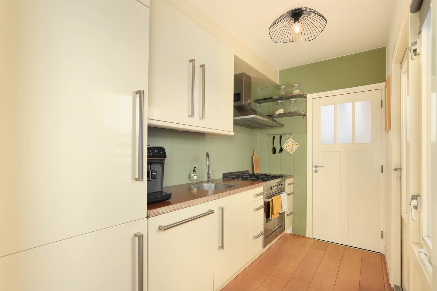 Tussenwoning te koop: Johannes Uitenbogaertstraat 24, Utrecht