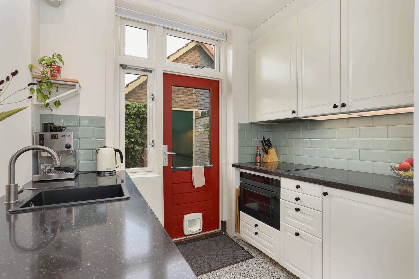 Tussenwoning te koop: Luit Blomstraat 20, Utrecht